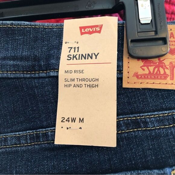 LEVIS - 🌺HP X 10 🌺 NWT -L Sz 24W Plus Size 721 Hi-Rise Skinny Distressed Jeans - Picture 6 of 16